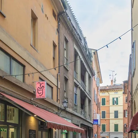 Alba, Bologna Vendégház *